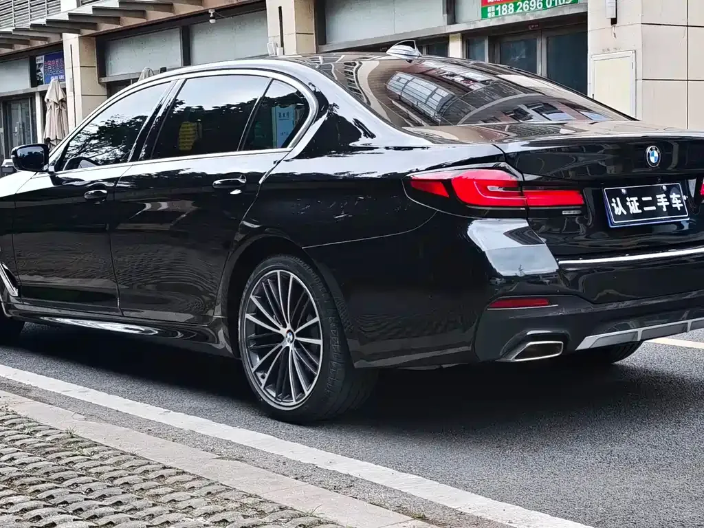 BMW 5 Series — фото 3