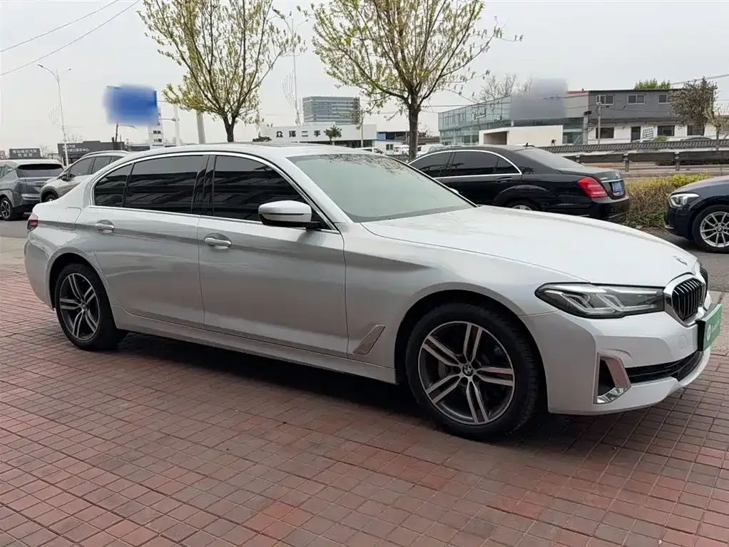 BMW 5 Series — фото 10