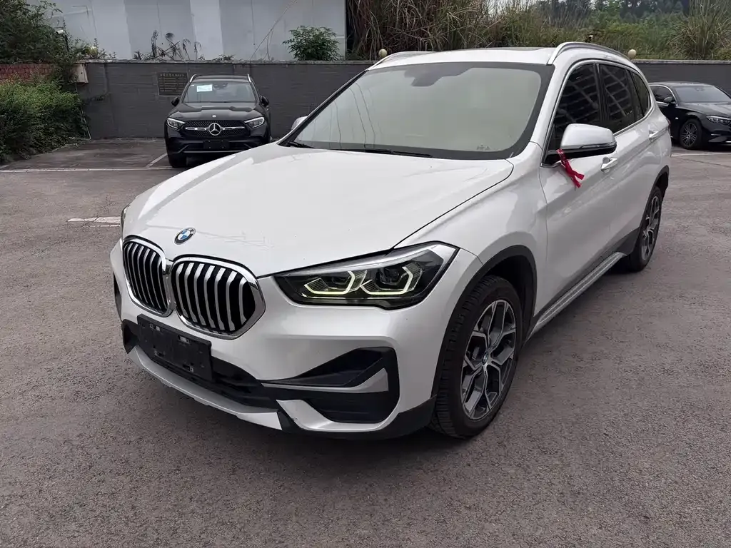 BMW X1 — фото 1