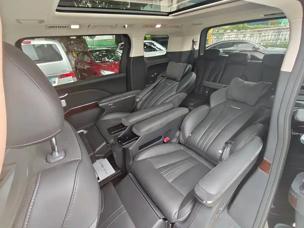 Hongqi HQ9 2024 из CN, фото 6