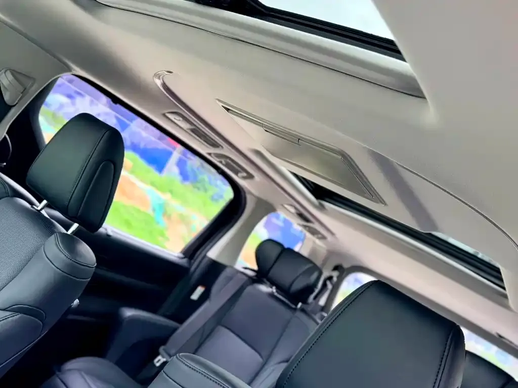 Toyota Alphard — фото 2
