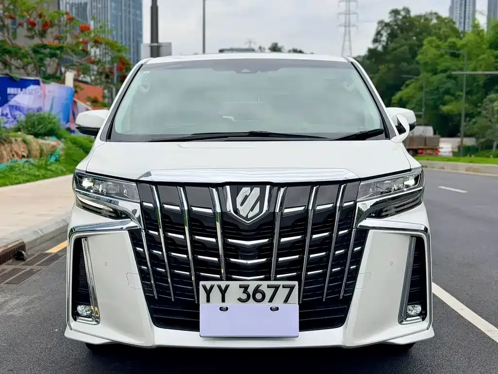 Toyota Alphard — фото 4