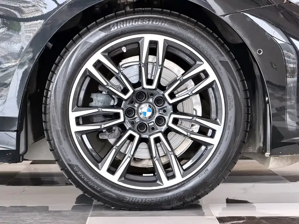 BMW 5 Series (Import) 2024 из CN, фото 10