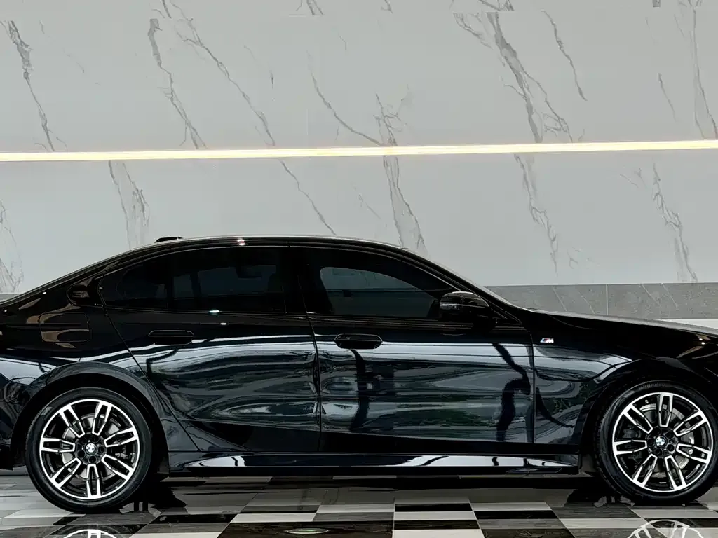 BMW 5 Series (Import) 2024 из CN, фото 7