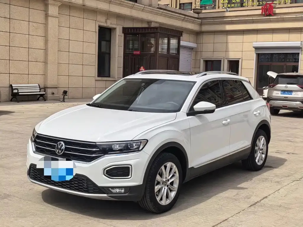 Volkswagen T-Roc — фото 1