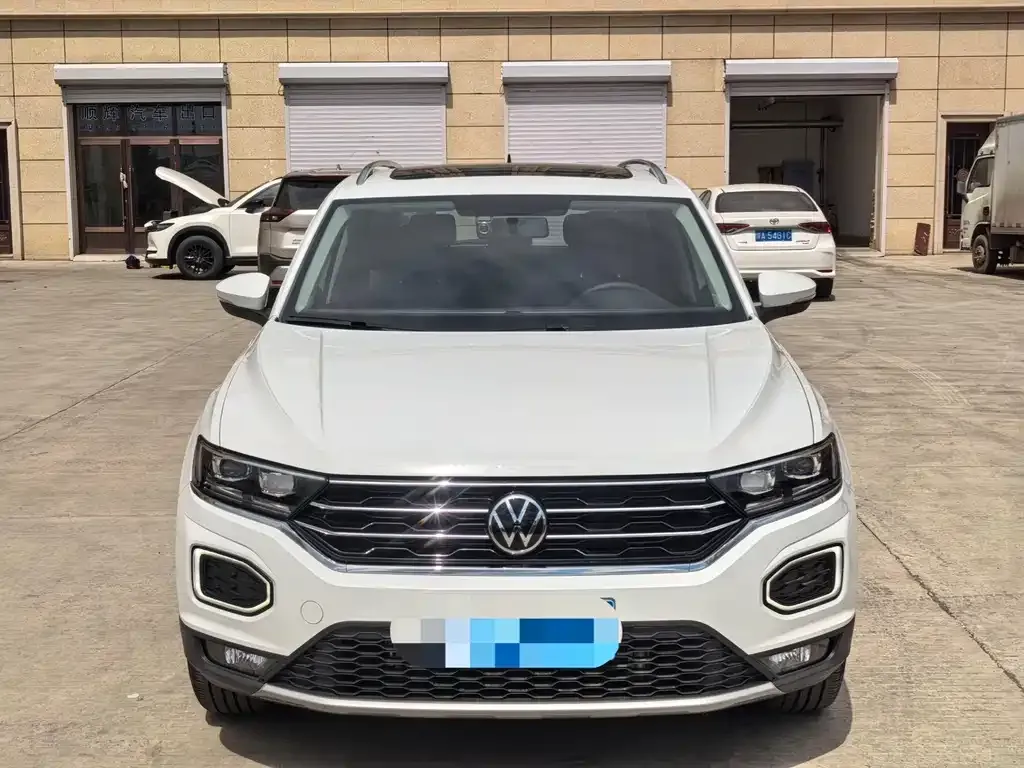 Volkswagen T-Roc — фото 8