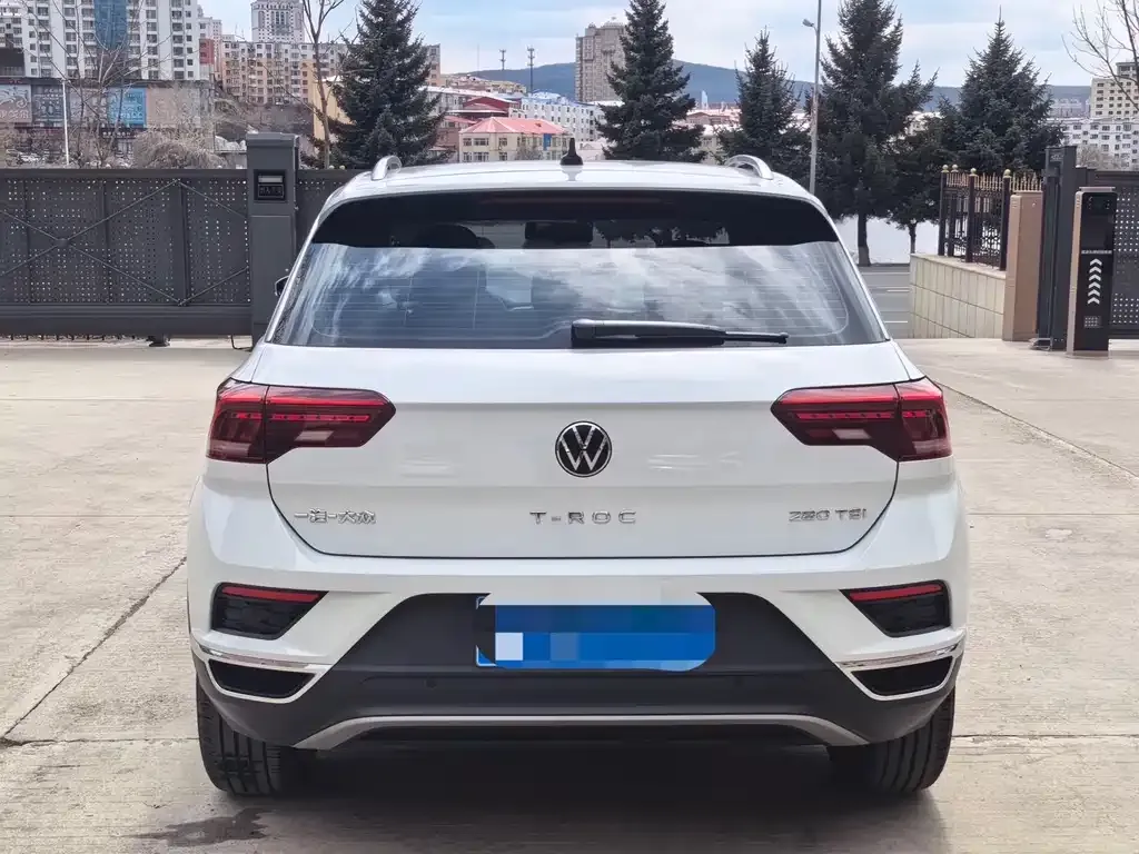 Volkswagen T-Roc — фото 6