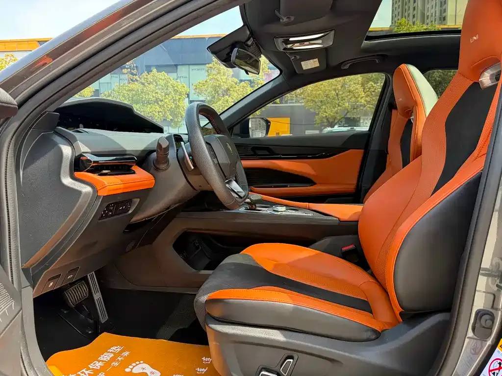Changan UNI-V 2023 из CN, фото 2