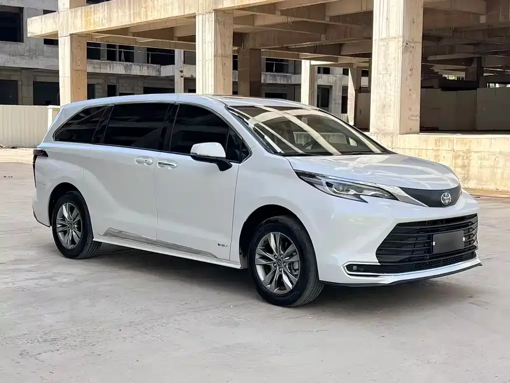 Toyota Sienna 2025 из CN, фото 2