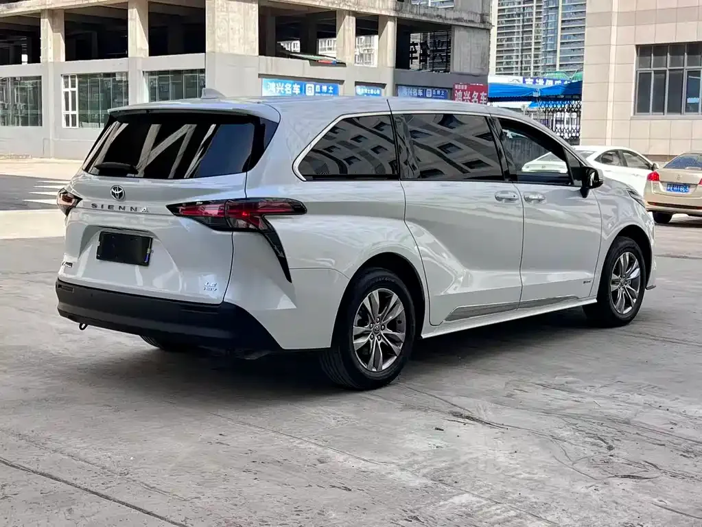 Toyota Sienna 2025 из CN, фото 7