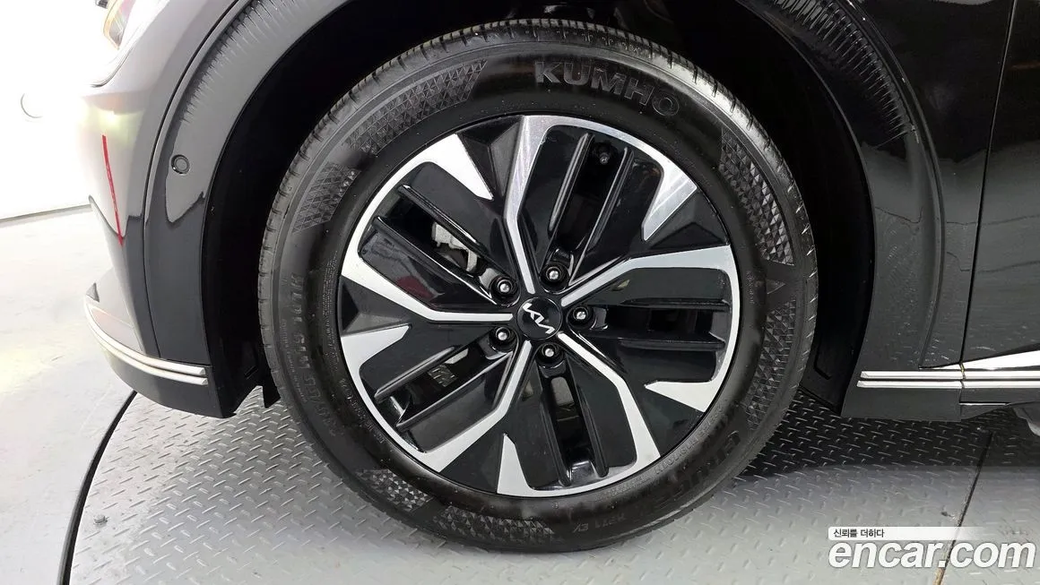 Kia EV6 — фото 10