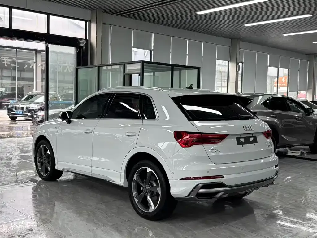 Audi Q3 — фото 10