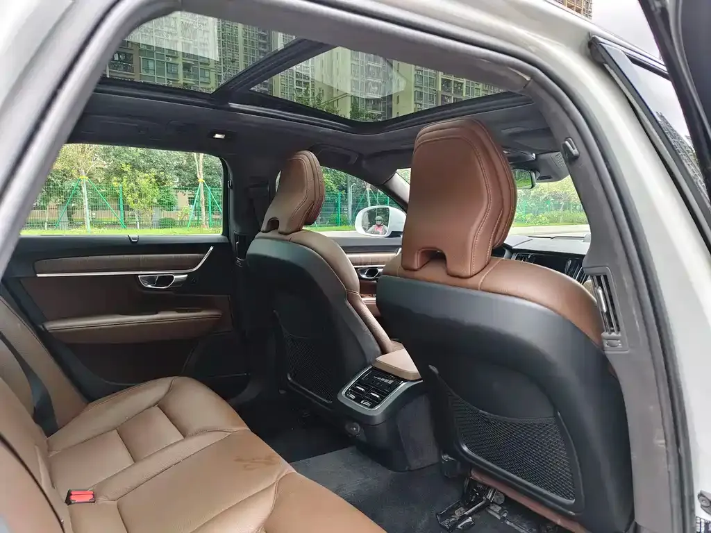 Volvo V90 2023 из CN, фото 3