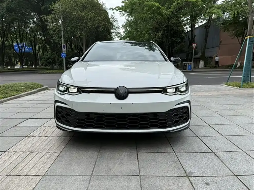 Volkswagen Golf — фото 8