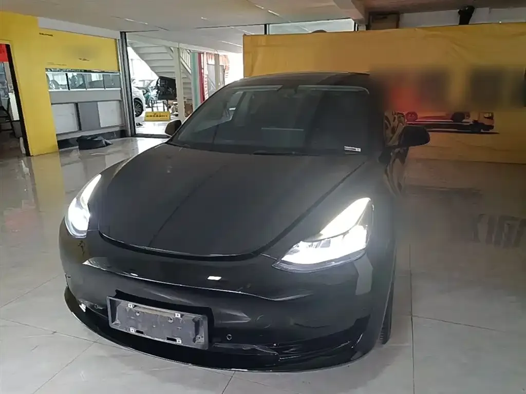 Tesla Model 3 — фото 5
