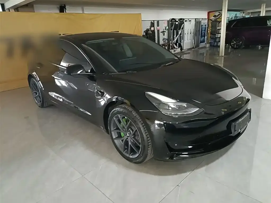 Tesla Model 3 — фото 4