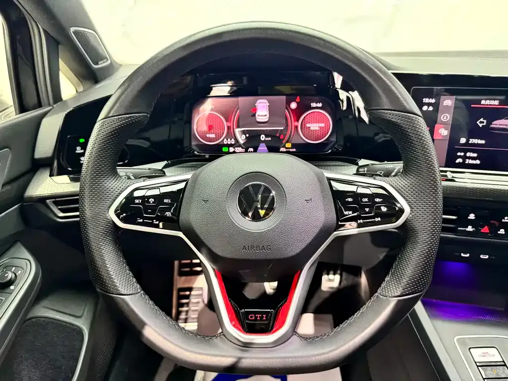 Volkswagen Golf GTI 2023 из CN, фото 4