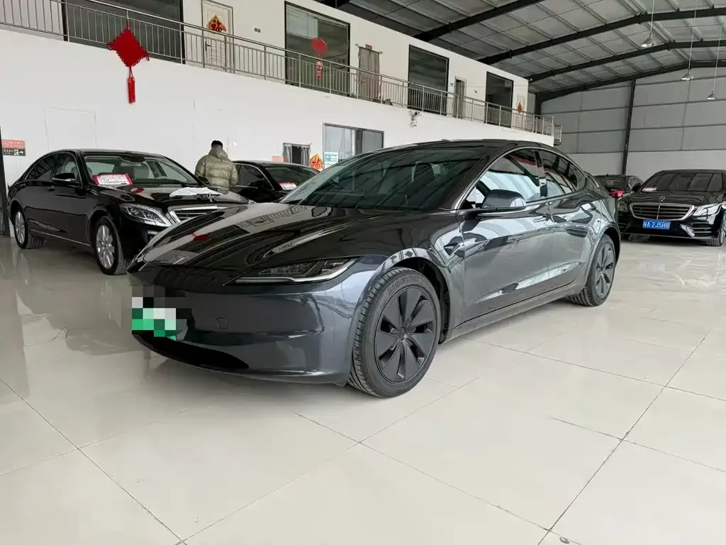 Tesla Model 3 — фото 7