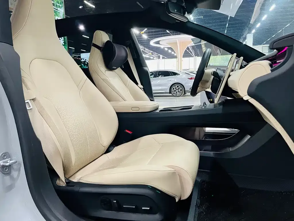 NIO ET5T 2024 из CN, фото 9