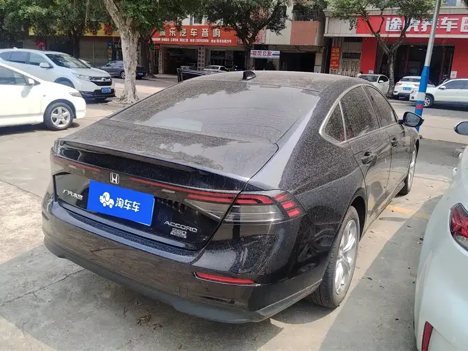 Honda Accord — фото 10
