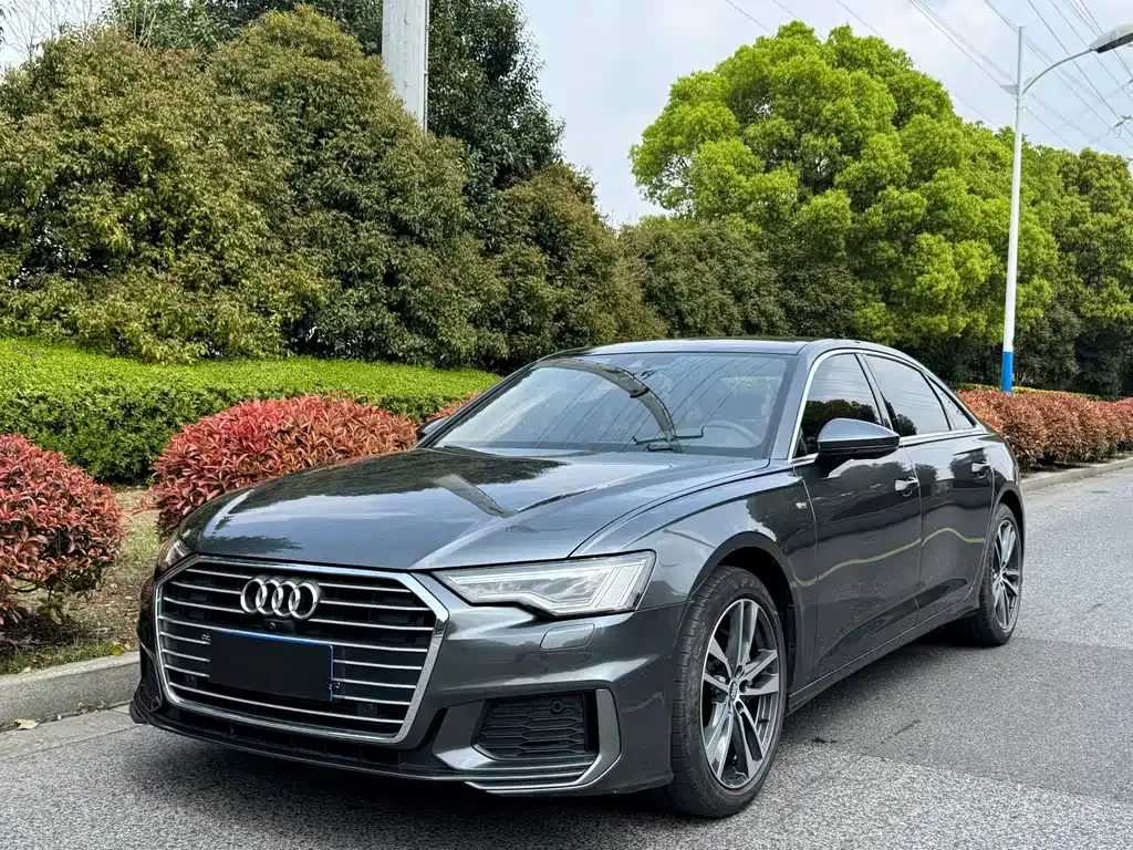 Audi A6L — фото 1