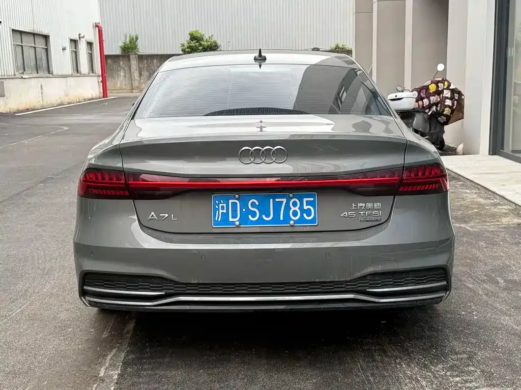 Audi A7L — фото 7