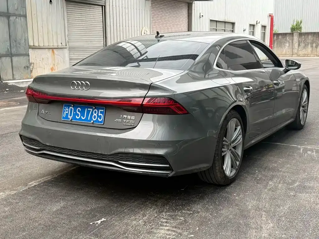 Audi A7L — фото 6