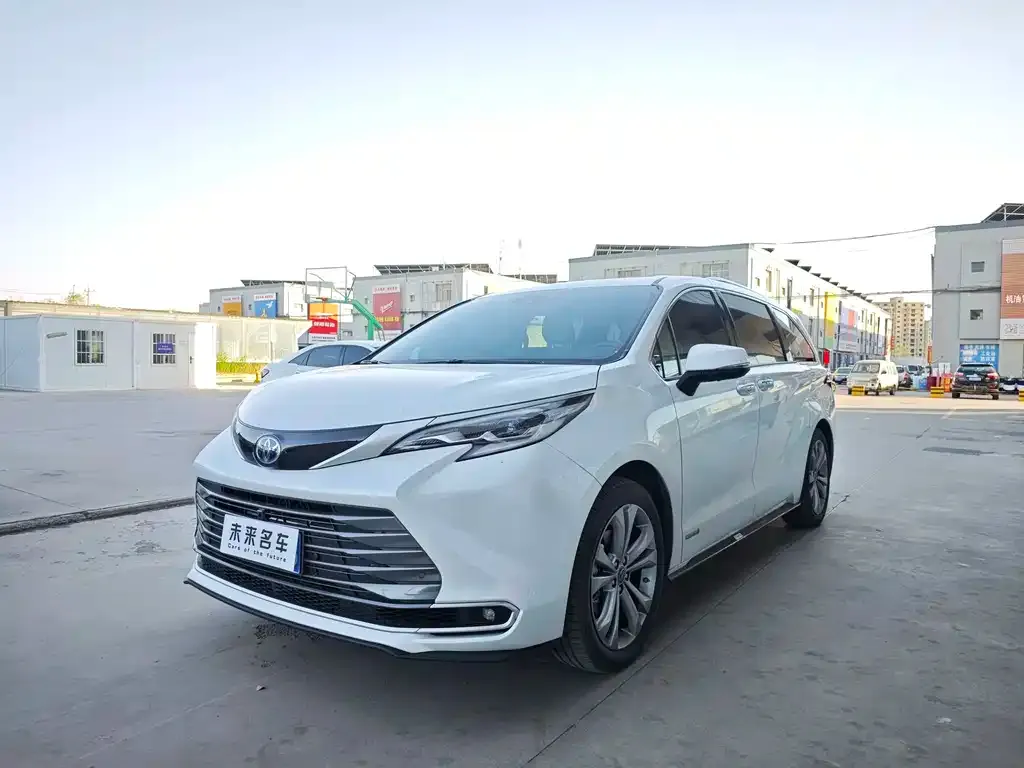Toyota Sienna 2023 из CN, фото 1