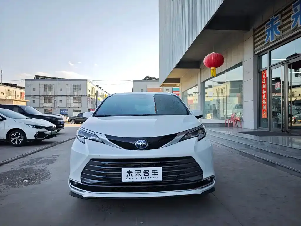 Toyota Sienna 2023 из CN, фото 8
