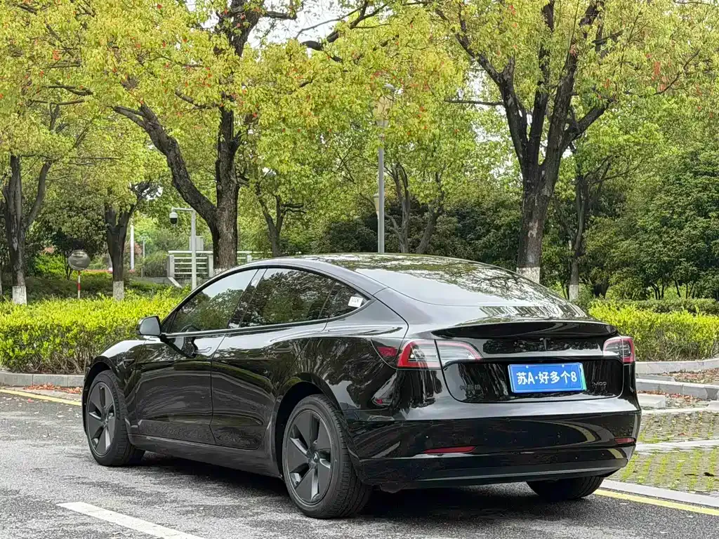 Tesla Model 3 — фото 8