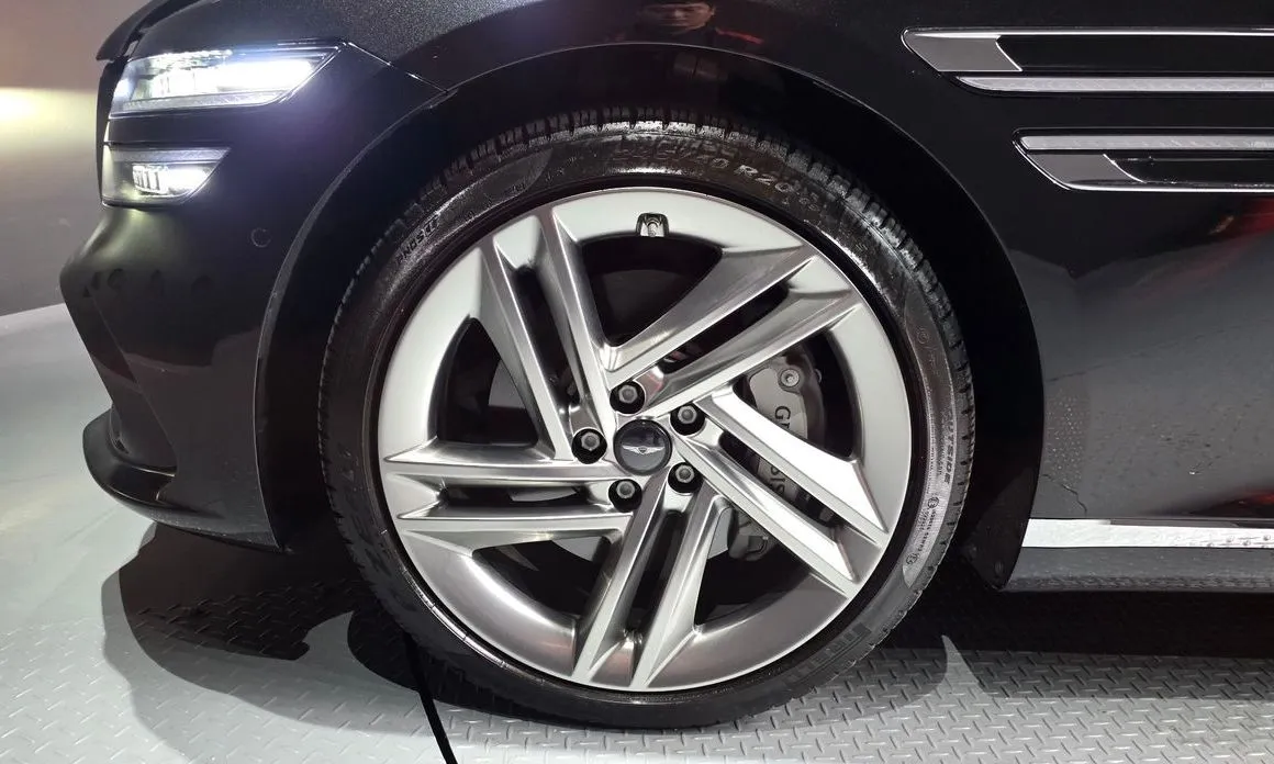 Genesis G80 — фото 10