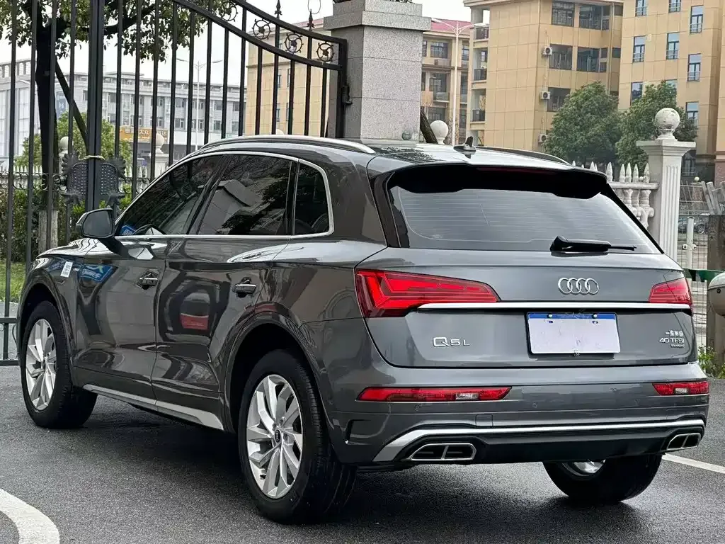 Audi Q5L — фото 4