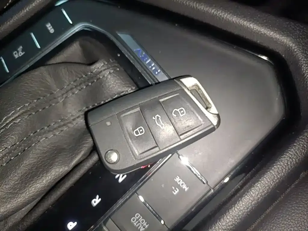 Volkswagen Tiguan L New Energy 2023 из CN, фото 9