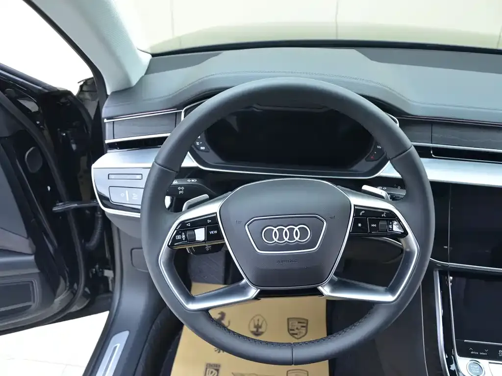 Audi A8 — фото 3