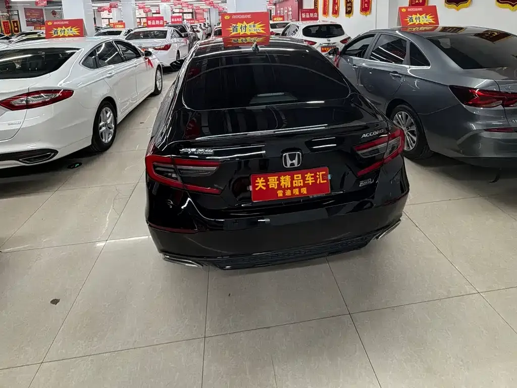 Honda Accord — фото 6