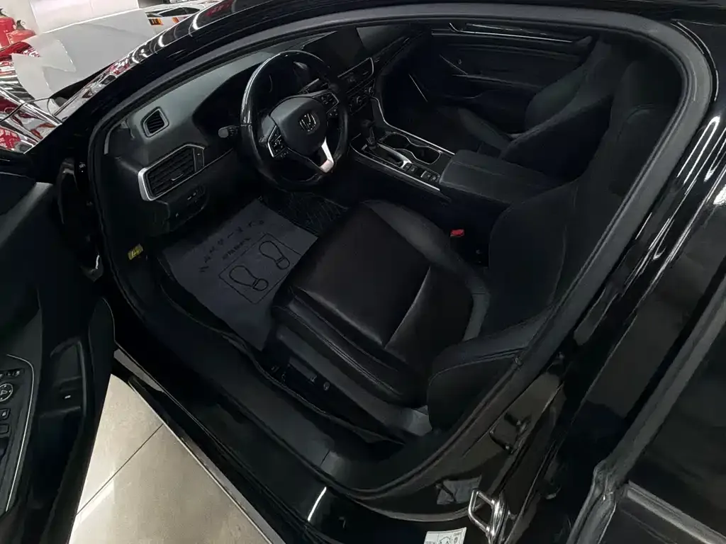 Honda Accord — фото 9