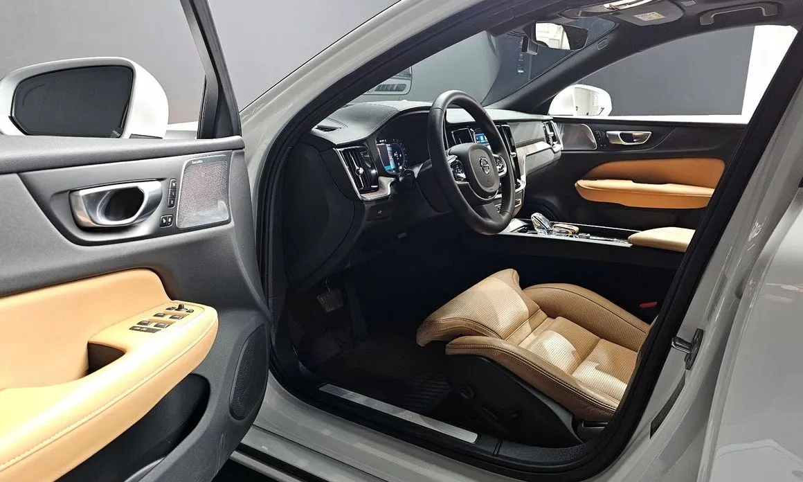 Volvo S60 2024 из KR, фото 8