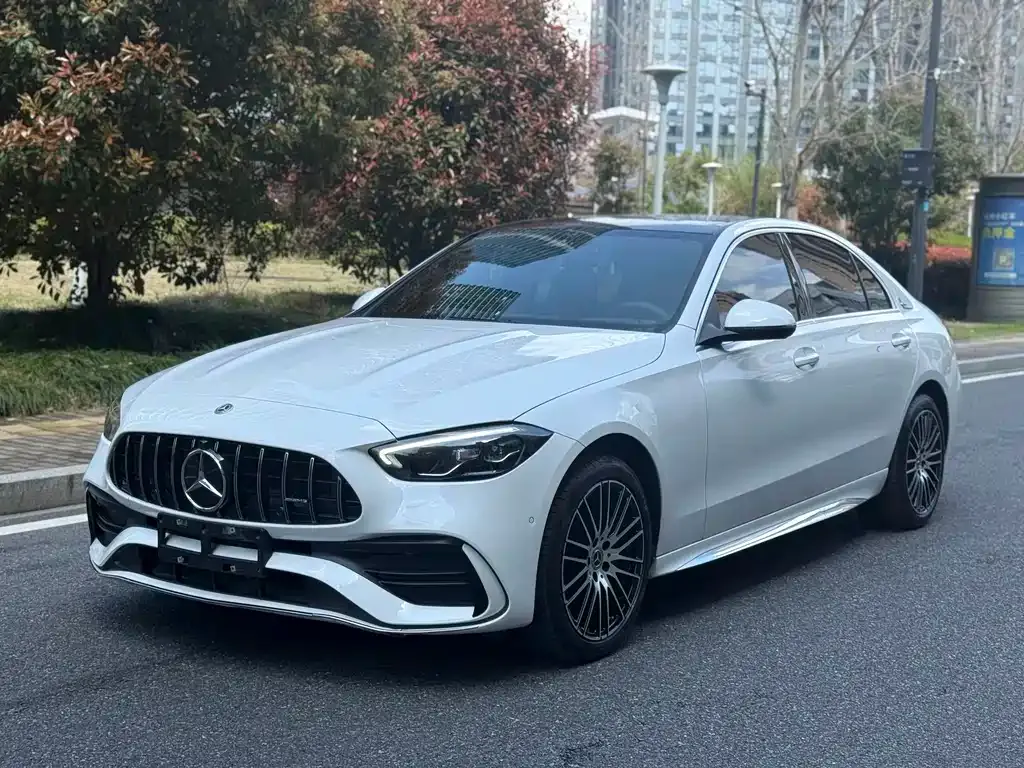 Mercedes-Benz C-Class — фото 1