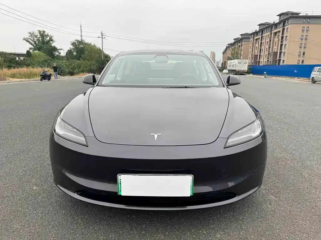 Tesla Model 3 — фото 6