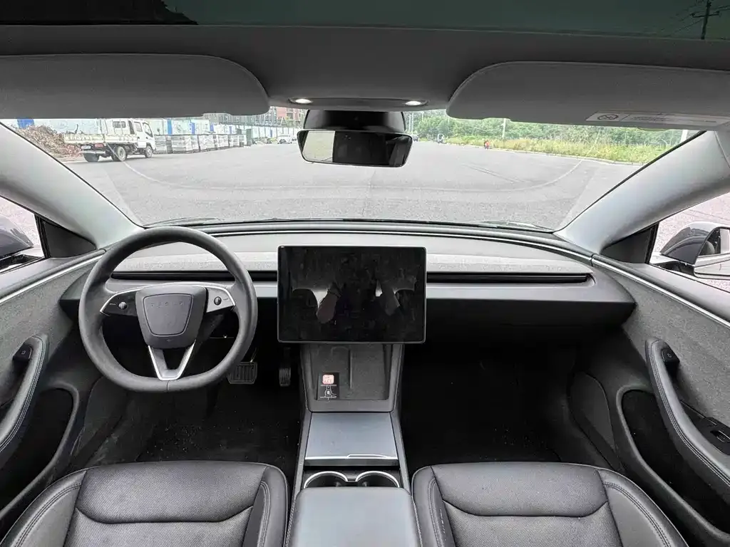 Tesla Model 3 — фото 7