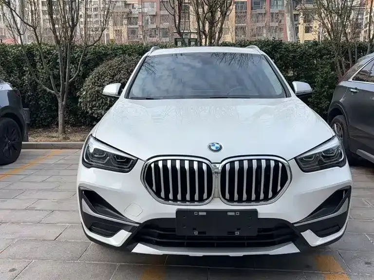 BMW X1 — фото 9