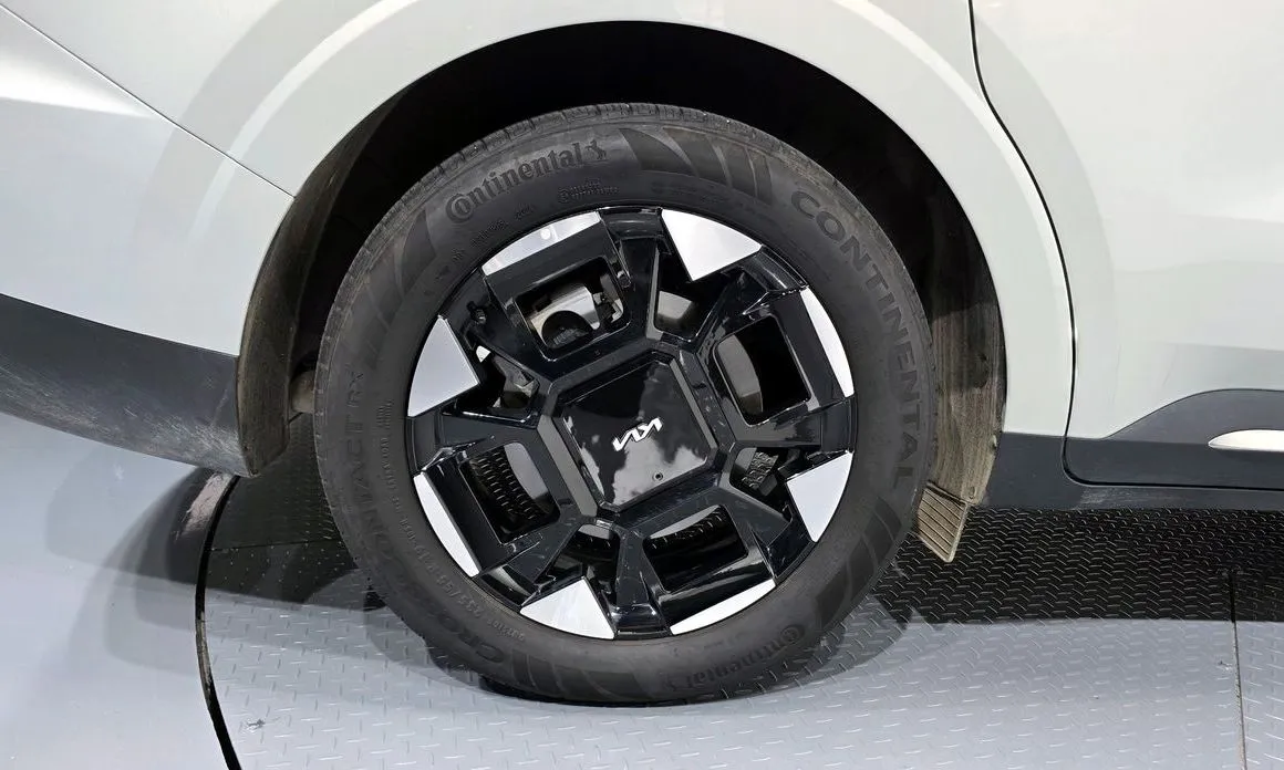 Kia Carnival — фото 10