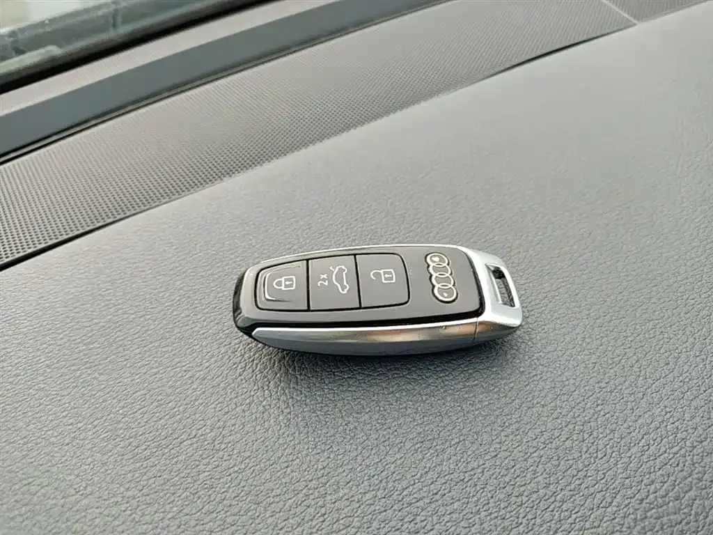 Audi A6L 2021 из CN, фото 10