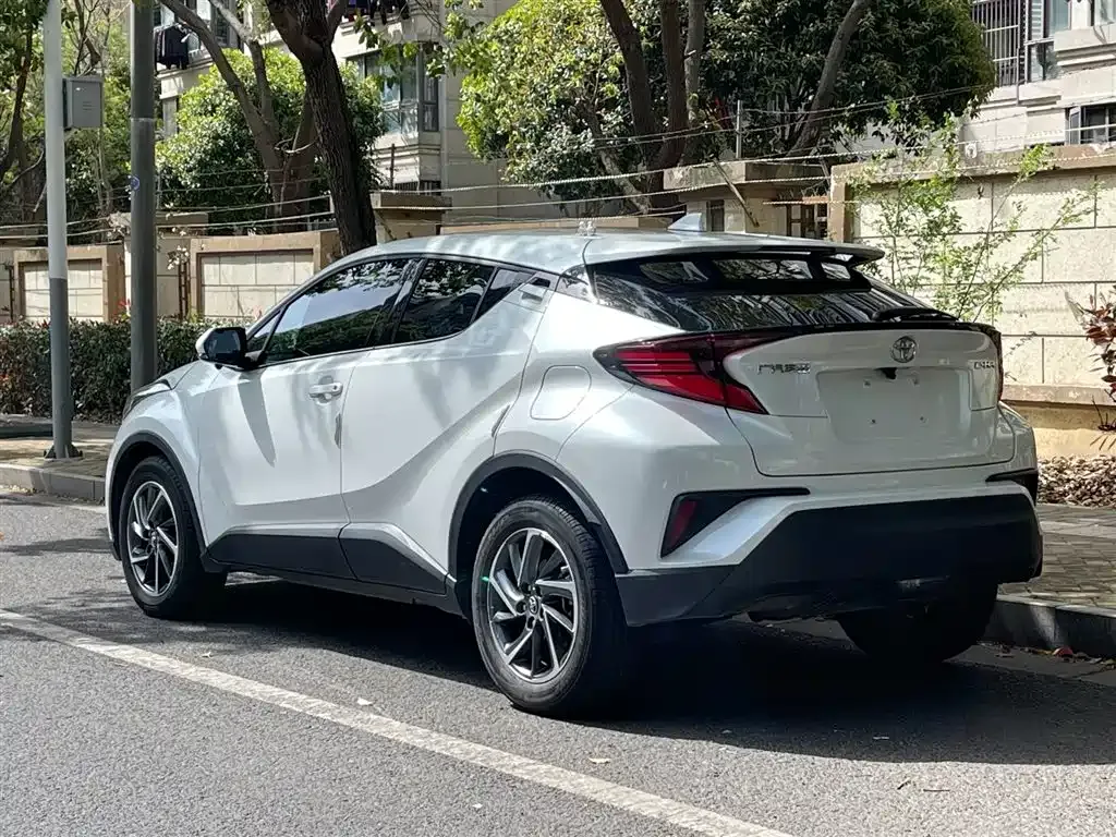 Toyota C-HR — фото 5
