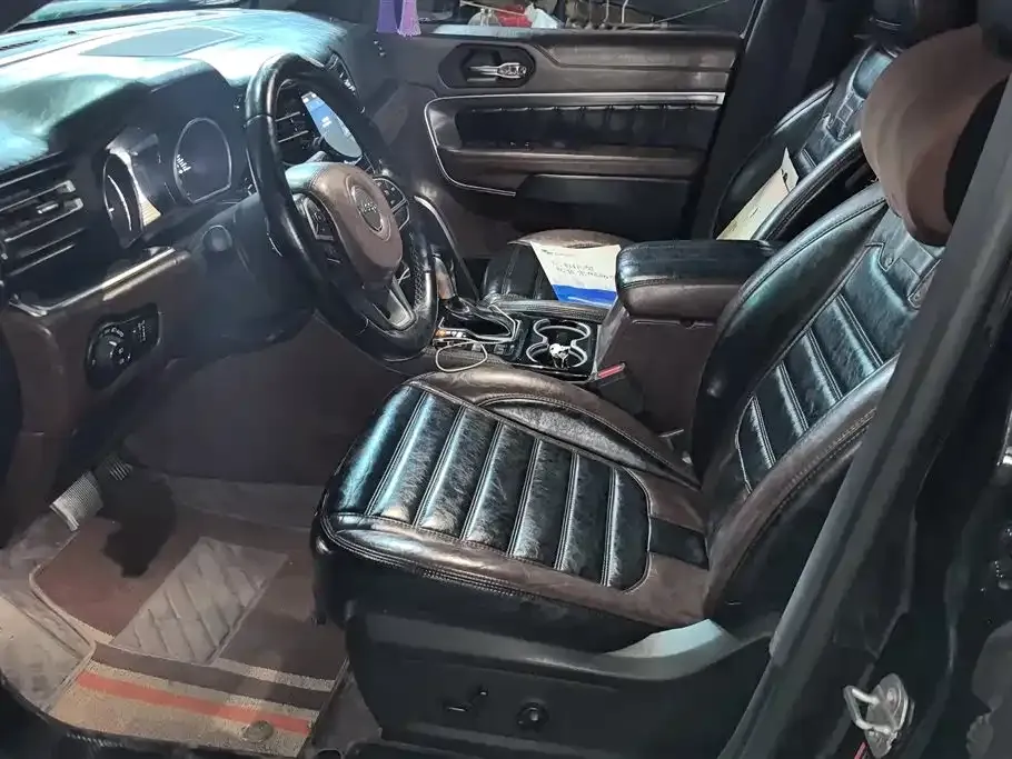 Jeep Grand Commander 2021 из CN, фото 10