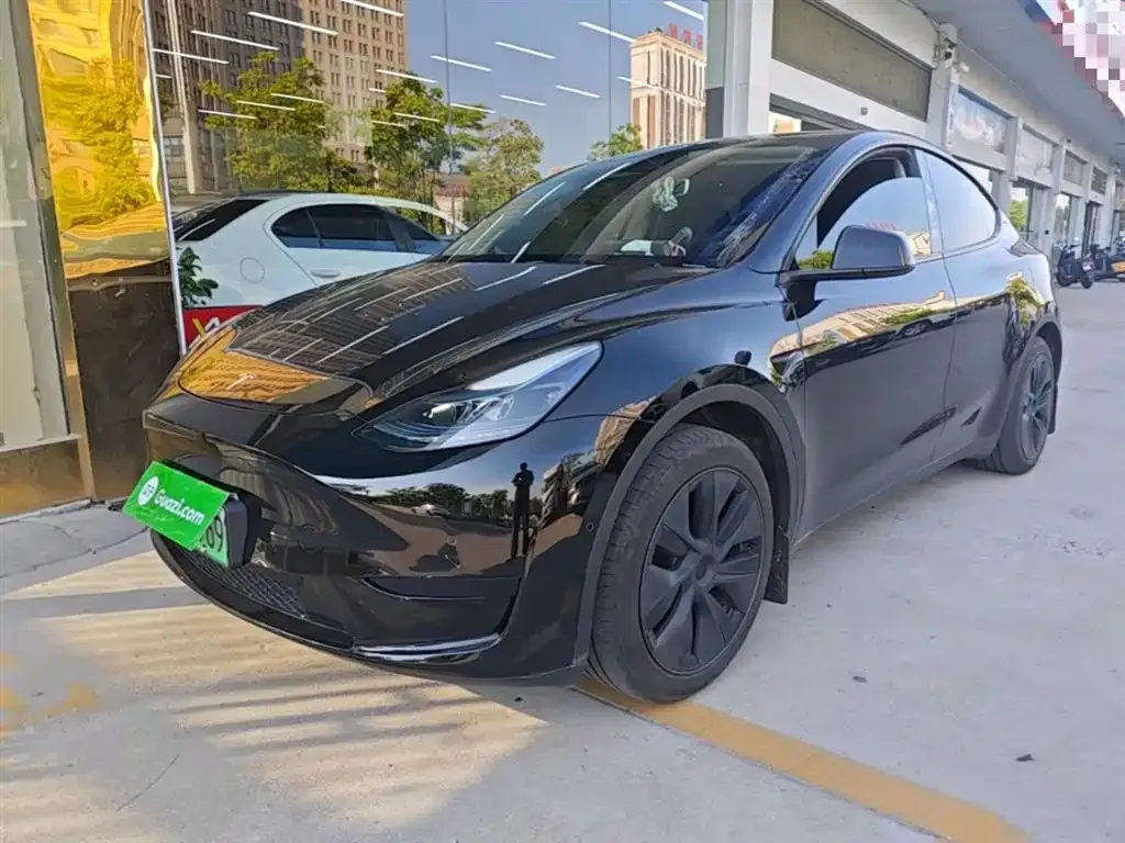 Tesla Model Y — фото 2