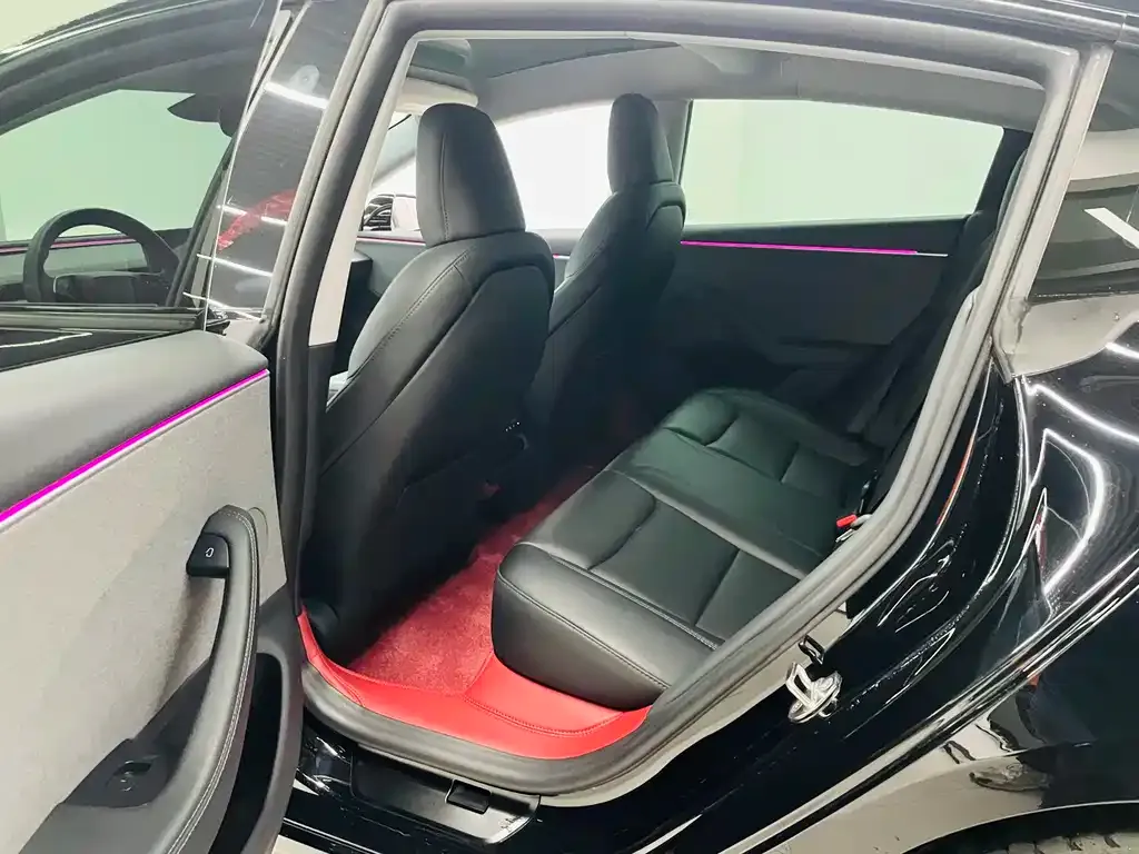 Tesla Model 3 — фото 10