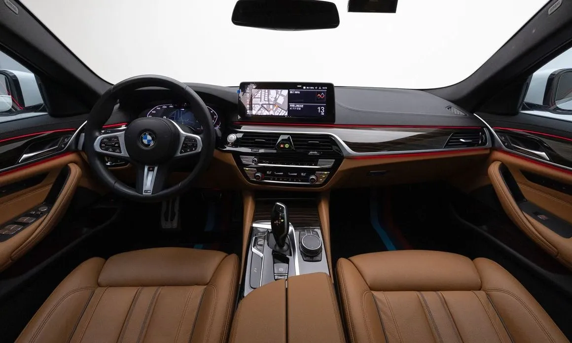 BMW 5-Series — фото 10