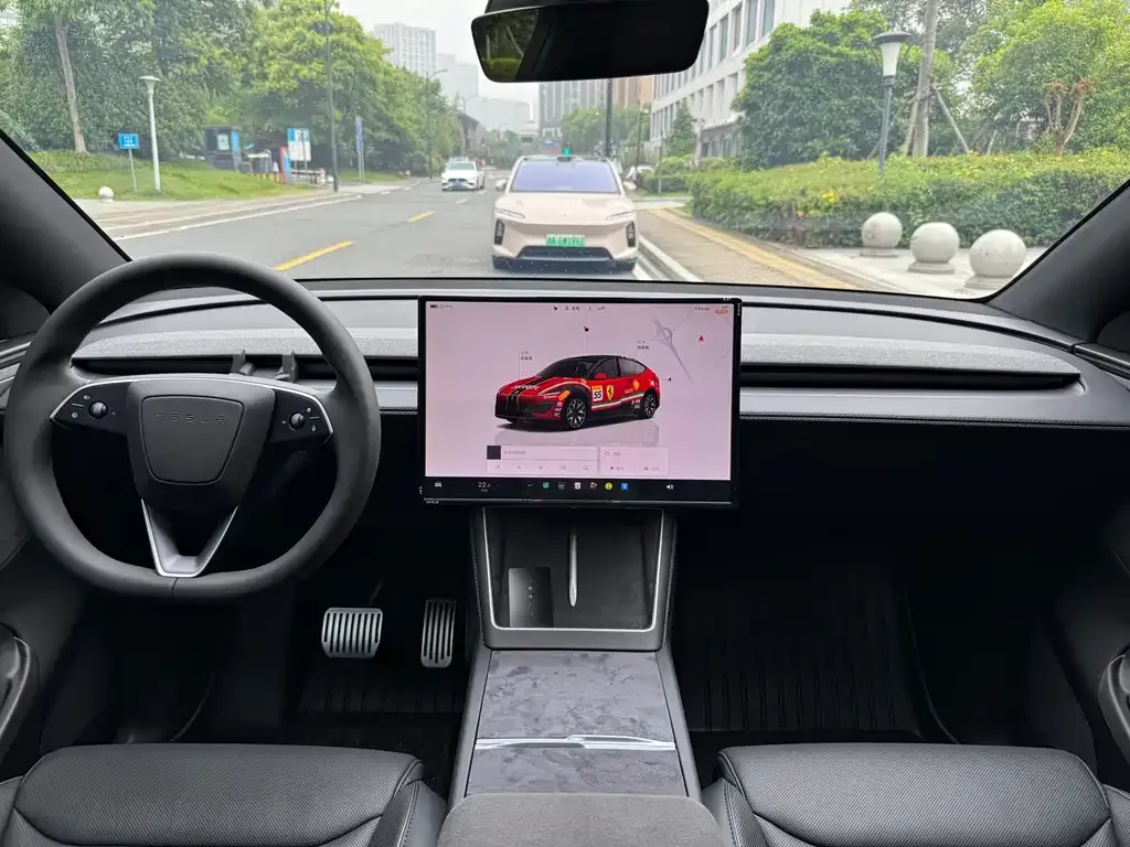 Tesla Model Y L — фото 9