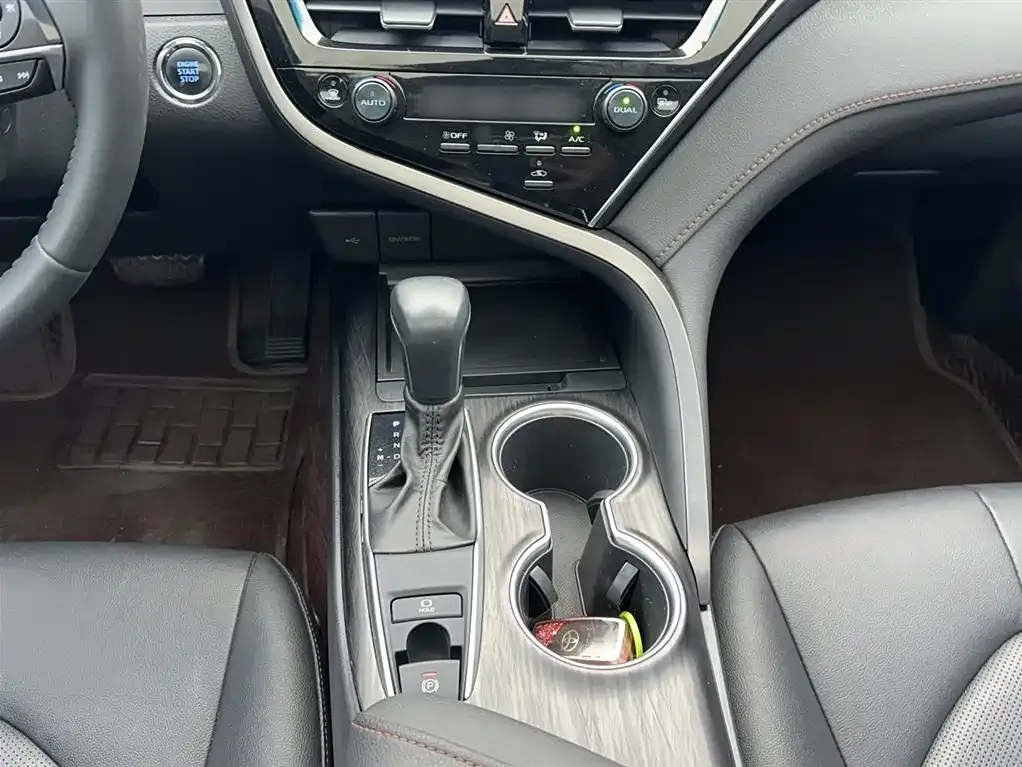 Toyota Camry 2021 из CN, фото 9